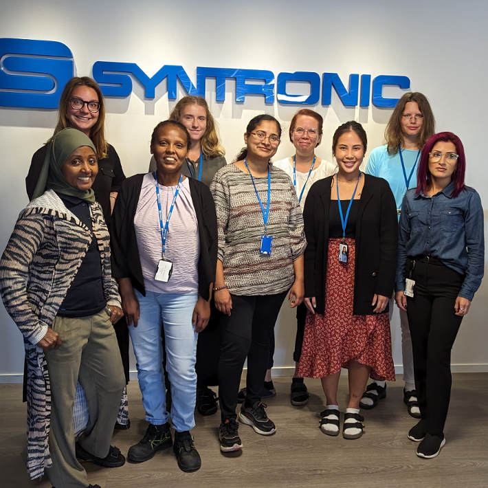 Syntronic femtronic female network small 2023